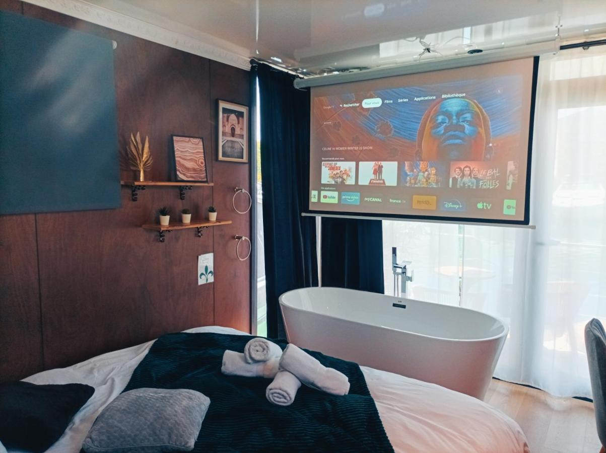 Escale Royale Frejus Hotel Bagian luar foto