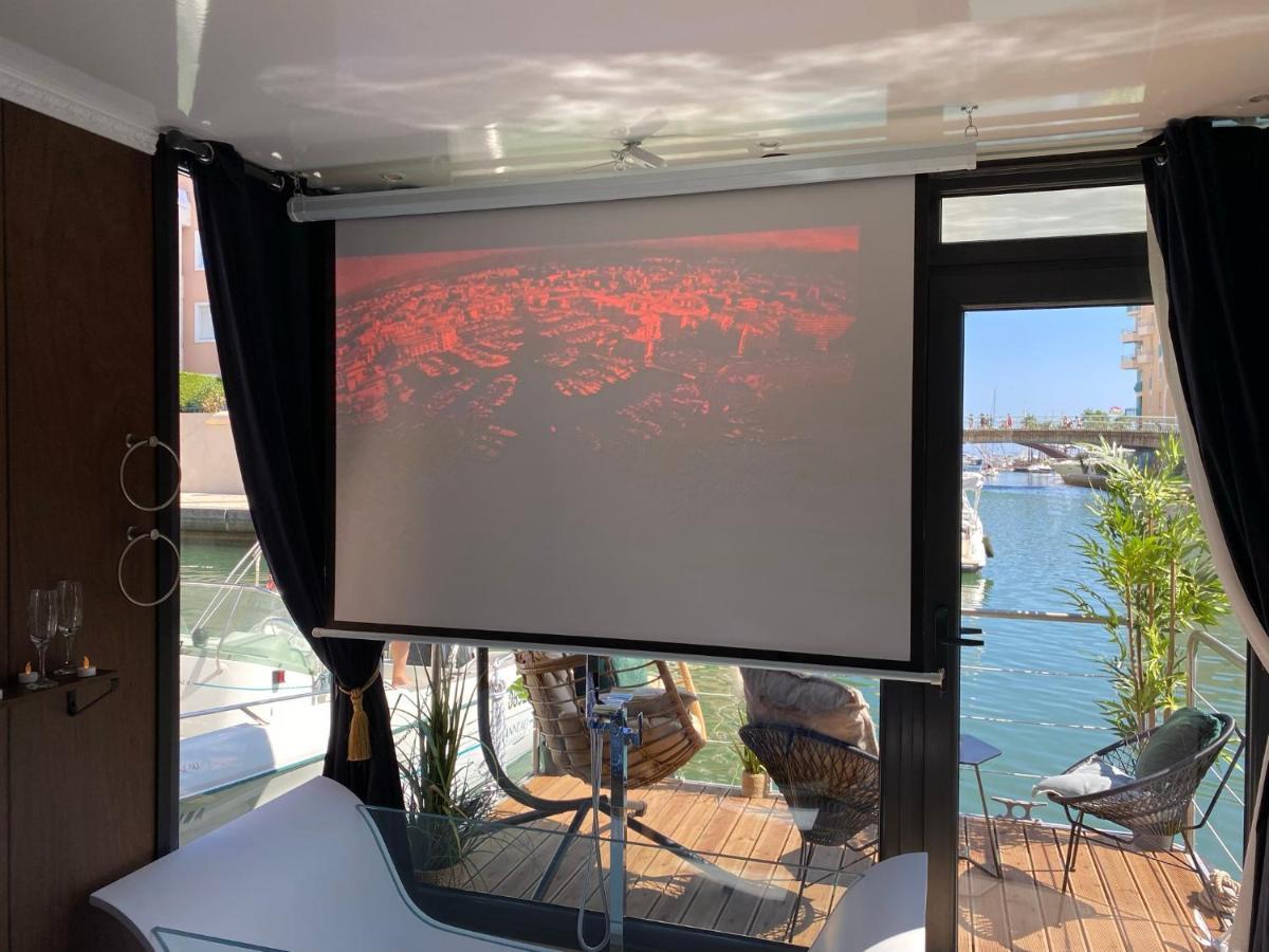 Escale Royale Frejus Hotel Bagian luar foto
