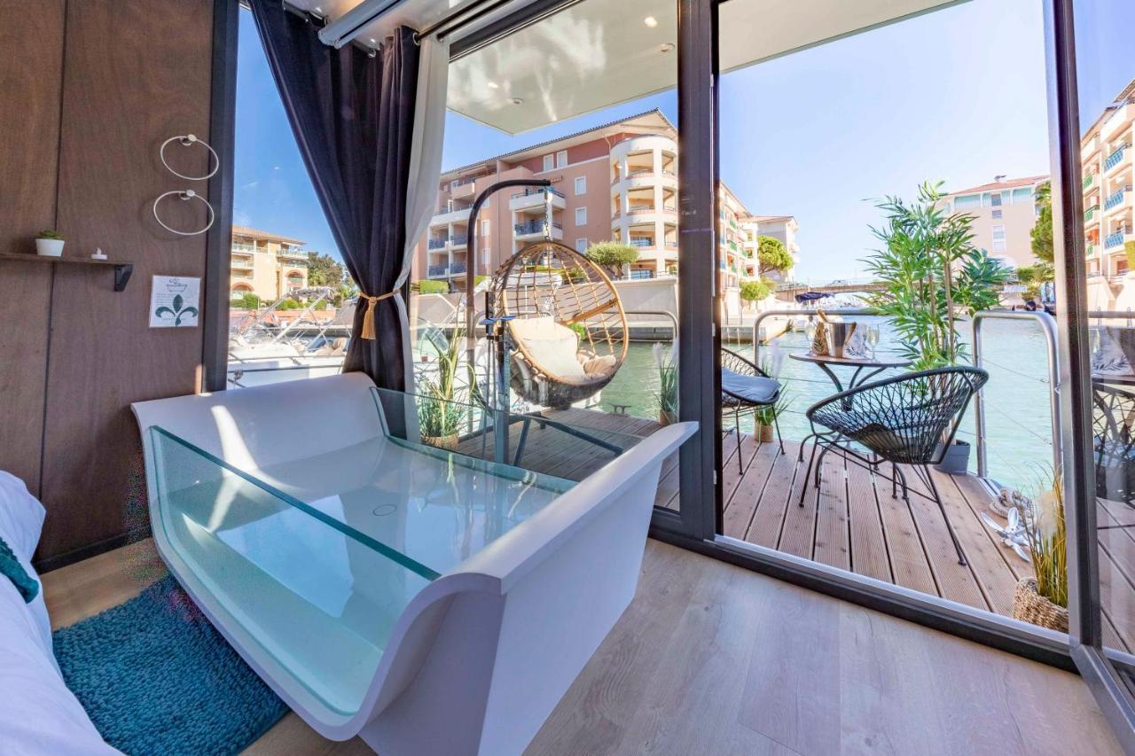 Escale Royale Frejus Hotel Bagian luar foto