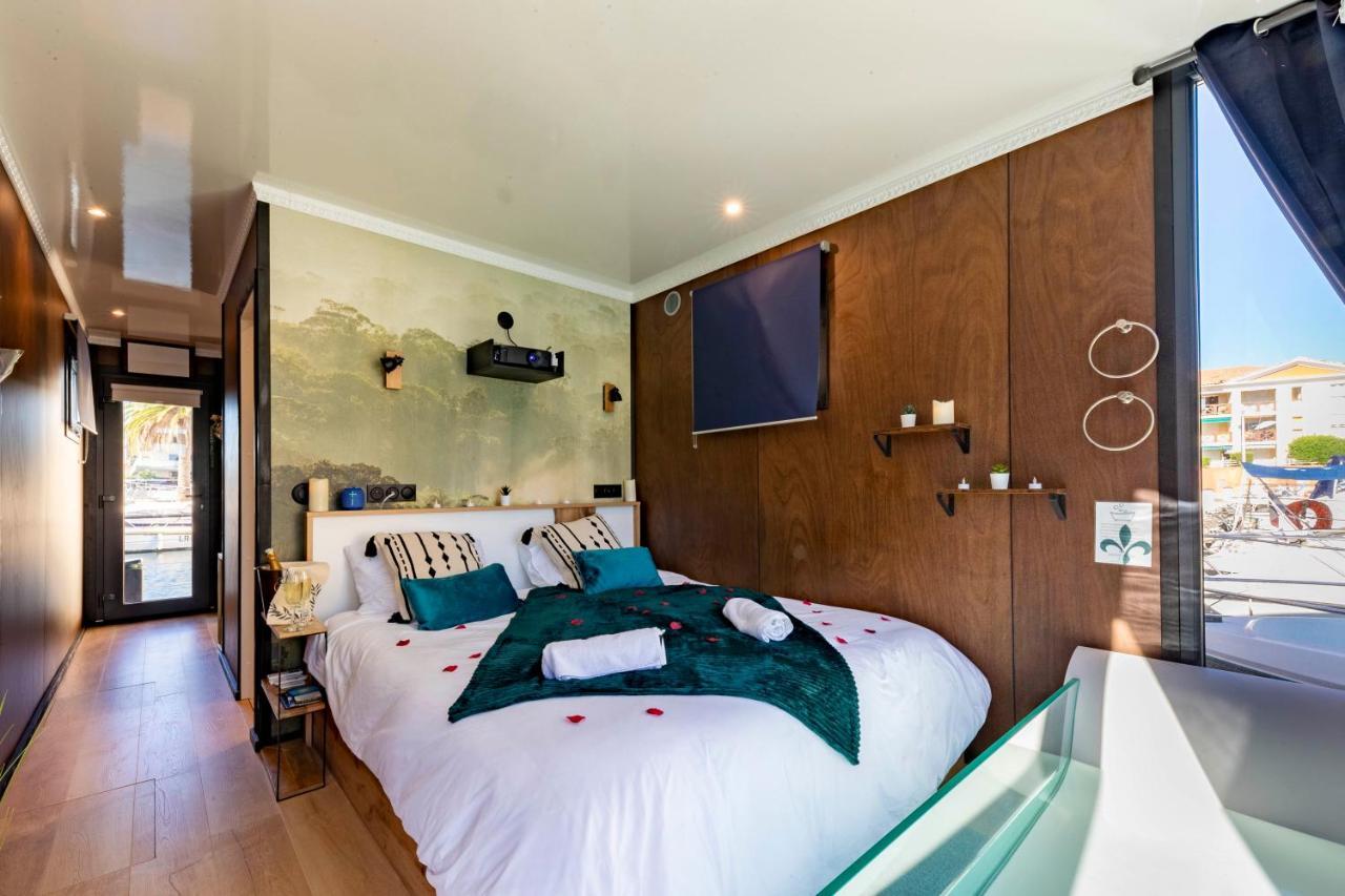 Escale Royale Frejus Hotel Bagian luar foto