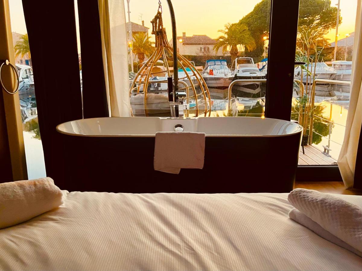 Escale Royale Frejus Hotel Bagian luar foto
